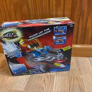 Fly Wheels Twin Turbo Launcher with Tachometer - Red